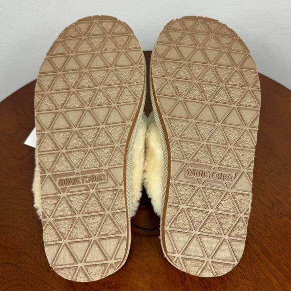 New Minnetonka Sondra Scuff Faux Fur Slipper in Tan Knit Women's Size 5 - Picture 7 of 8
